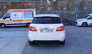 MERCEDES-BENZ B 200 usata, con Chiusura centralizzata