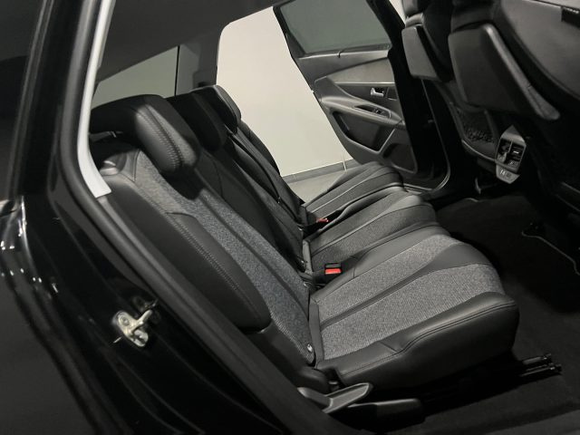 PEUGEOT 5008 usata, con Controllo automatico clima
