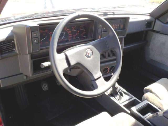 ALFA ROMEO 75 usata 23