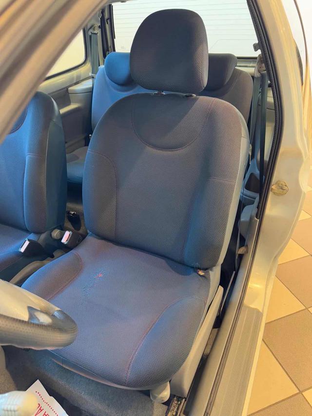 RENAULT Twingo usata, con Controllo automatico clima