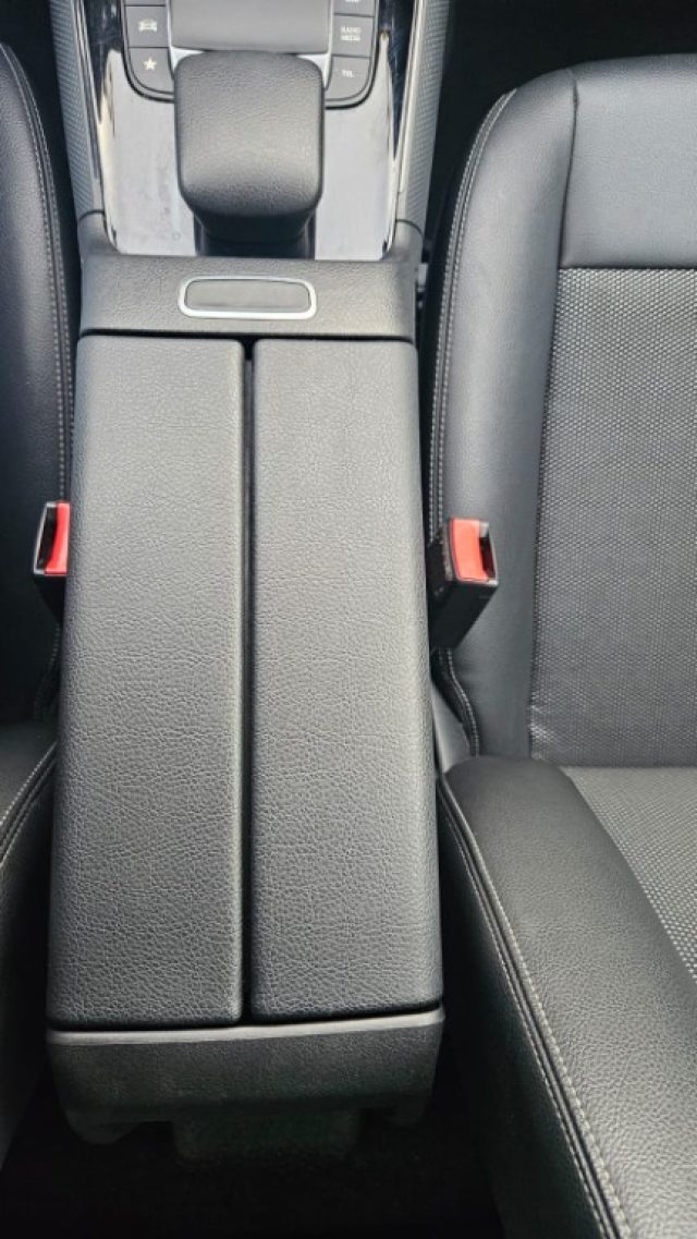 MERCEDES-BENZ GLA 200 usata, con Sensore di pioggia