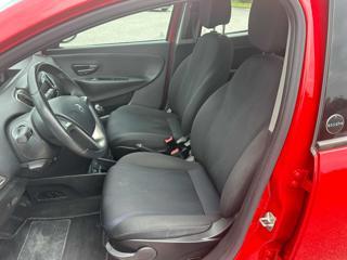 LANCIA Ypsilon usata, con USB