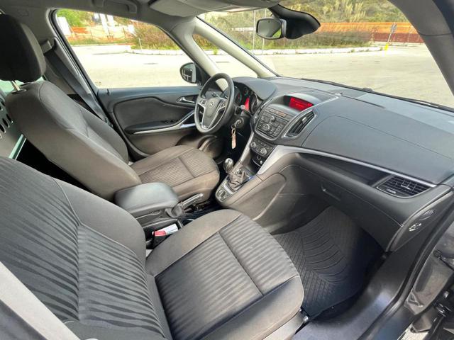 OPEL Zafira Tourer usata, con Controllo automatico clima