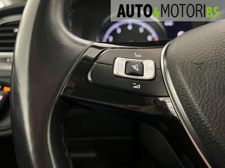 VOLKSWAGEN Golf usata, con USB