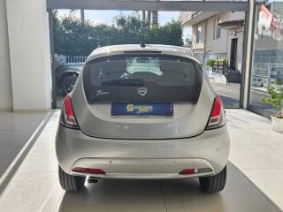 LANCIA Ypsilon usata, con Autoradio
