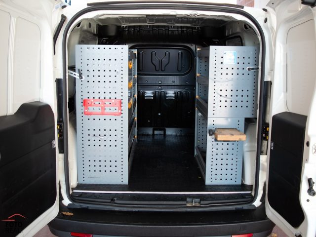 OPEL Combo usata, con Luci diurne