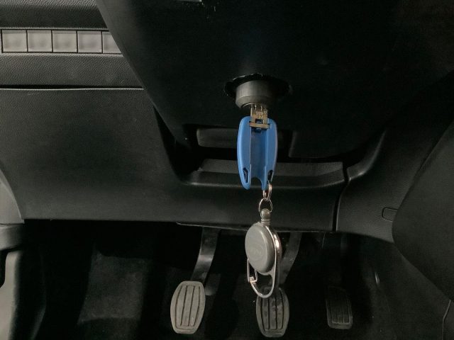 PEUGEOT 2008 usata 26