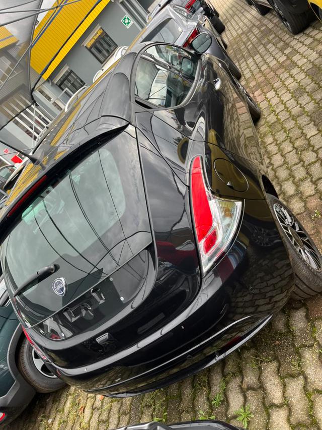 LANCIA Ypsilon usata, con Park Distance Control