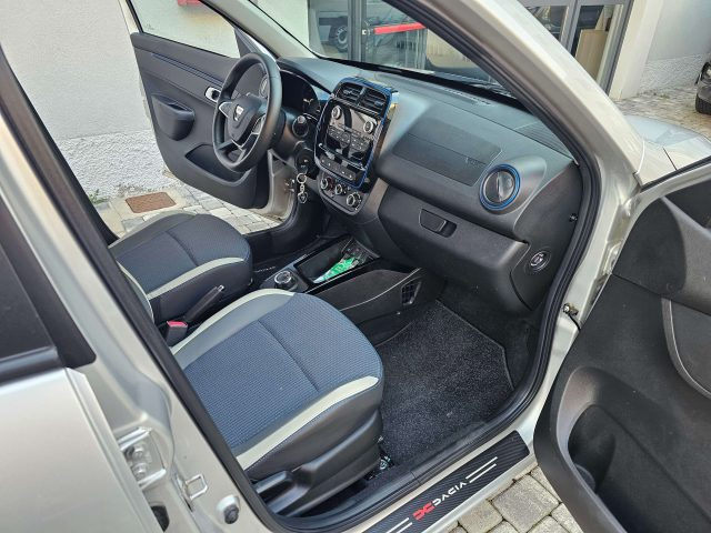 DACIA Spring usata, con USB