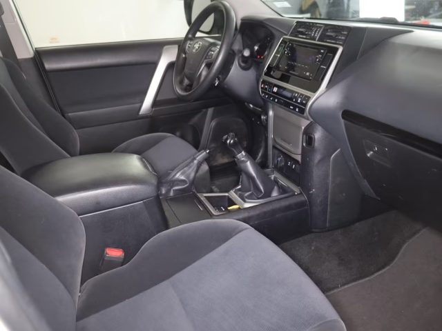 TOYOTA Land Cruiser usata, con Volante multifunzione