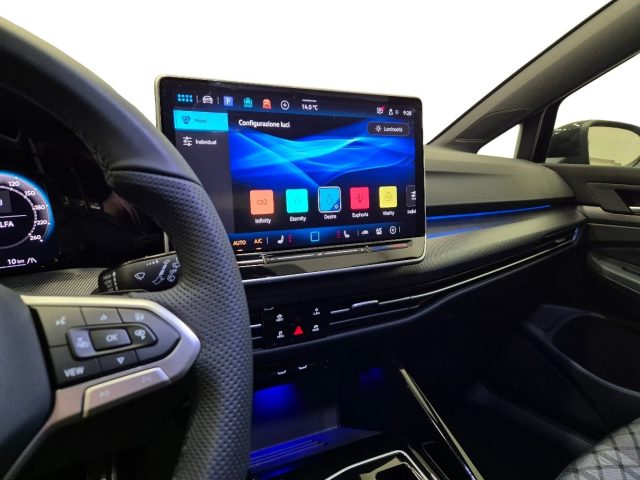 VOLKSWAGEN Golf usata, con Controllo automatico clima