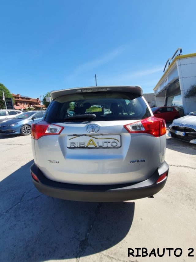 TOYOTA RAV 4 usata, con Alzacristalli elettrici