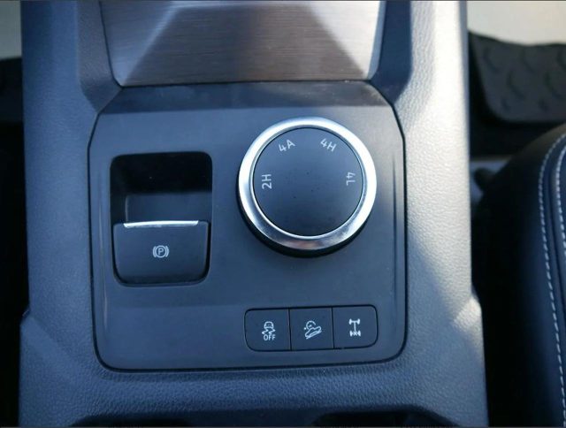 VOLKSWAGEN Amarok usata, con Park Distance Control