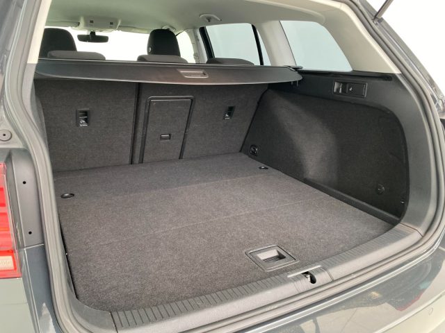 VOLKSWAGEN Golf Variant usata, con Fendinebbia