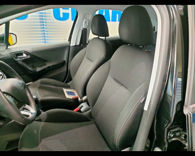 PEUGEOT 208 usata, con Isofix