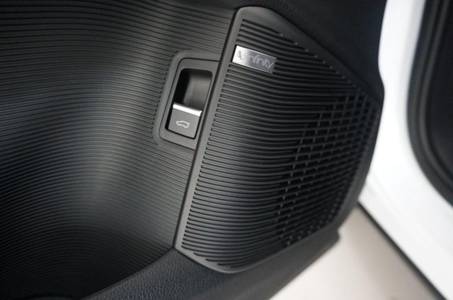 BYD Seal usata, con USB