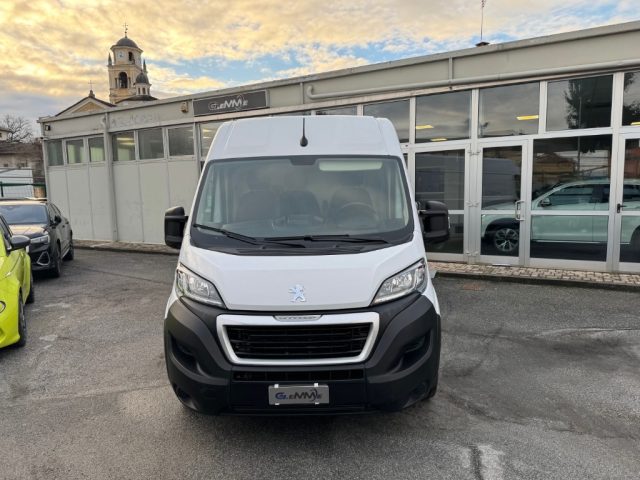 PEUGEOT Boxer usata, con Airbag