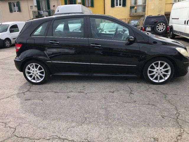 MERCEDES-BENZ B 180 usata, con Fendinebbia