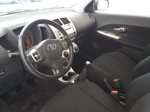 TOYOTA Urban Cruiser usata, con Autoradio