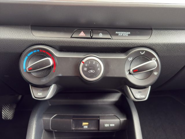 KIA Stonic usata, con Autoradio digitale