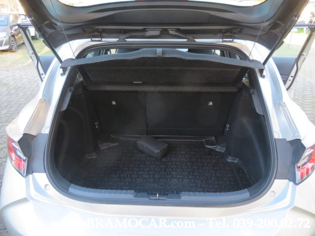 TOYOTA Corolla usata, con Fari LED