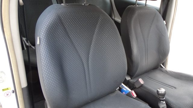 TOYOTA Yaris usata 53