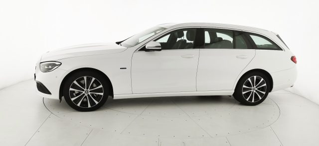 MERCEDES-BENZ E 300 usata, con Luci diurne LED