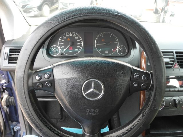 MERCEDES-BENZ A 180 usata, con Alzacristalli elettrici