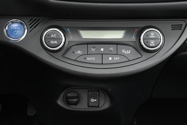 TOYOTA Yaris usata, con Touch screen