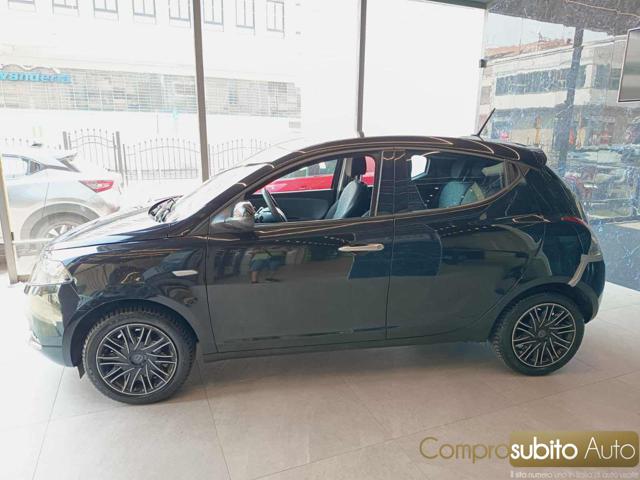 LANCIA Ypsilon usata, con Autoradio