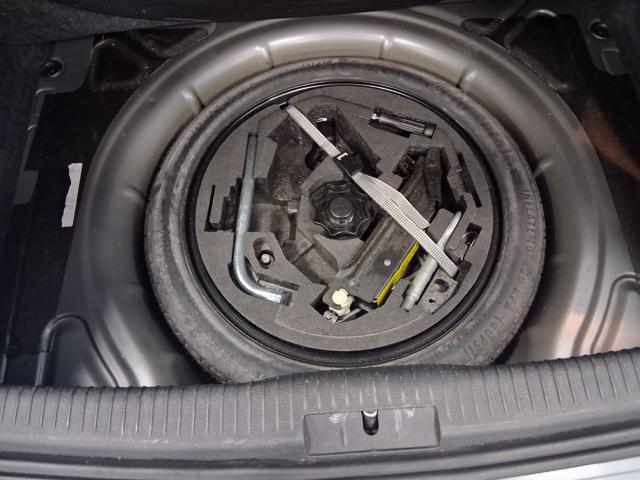 VOLKSWAGEN Golf usata, con Airbag testa