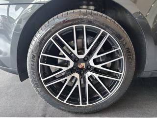PORSCHE Macan usata, con Boardcomputer