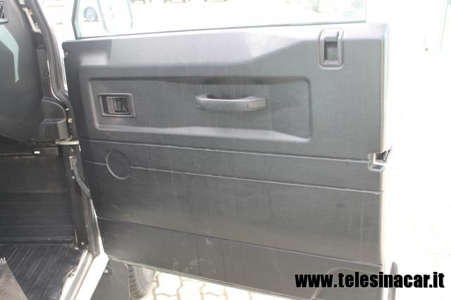 LAND ROVER Defender usata 18