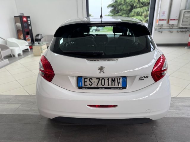 PEUGEOT 208 usata, con Autoradio