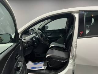 LANCIA Ypsilon usata, con Autoradio