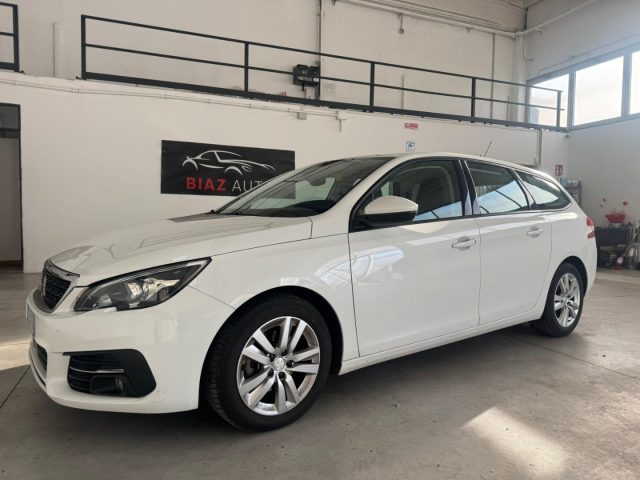 PEUGEOT 308 usata, con Autoradio