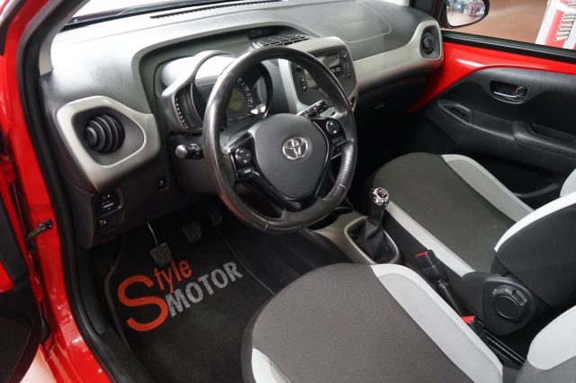 TOYOTA Aygo usata, con Autoradio