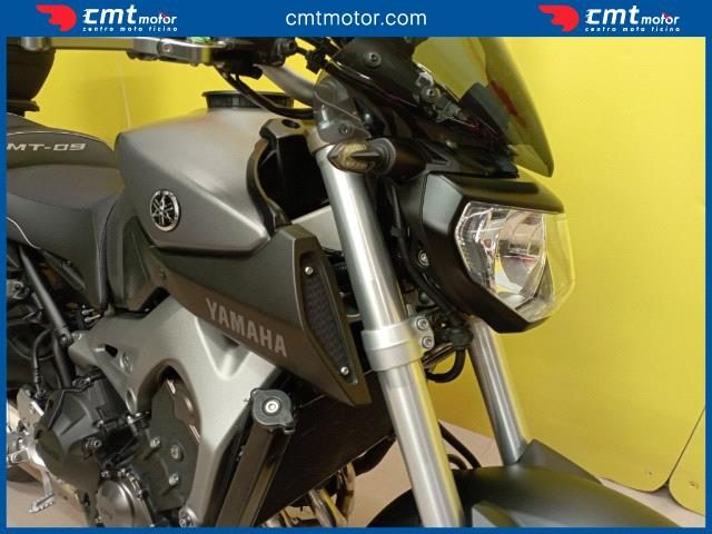 YAMAHA MT-09 usata 12