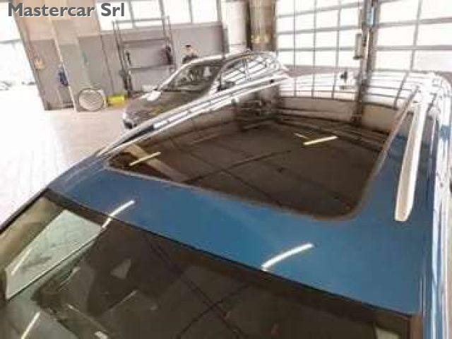 VOLKSWAGEN Touran usata, con Servosterzo