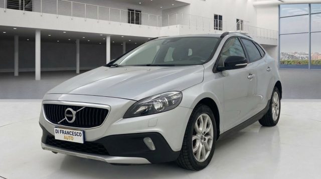 VOLVO V40 Cross Country usata, con ABS