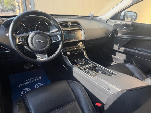 JAGUAR XE usata, con Climatizzatore