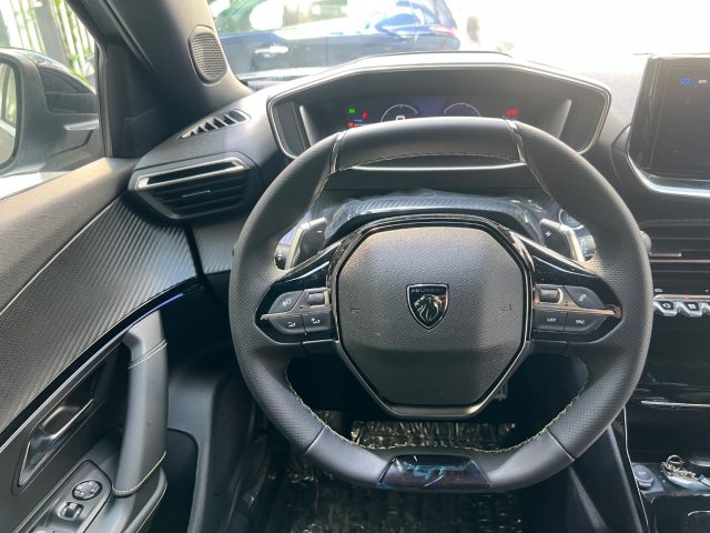 PEUGEOT 2008 usata, con Touch screen