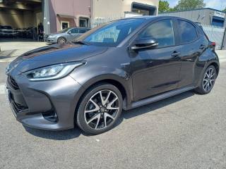 TOYOTA Yaris usata, con Luci diurne