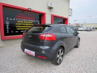 KIA Rio usata, con Alzacristalli elettrici