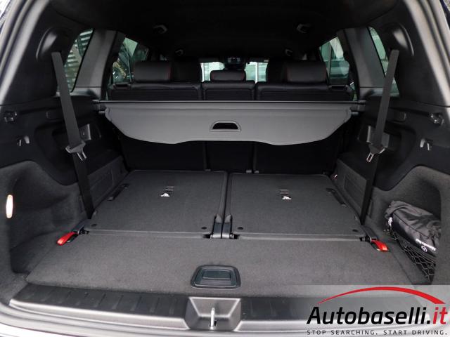 MERCEDES-BENZ GLB 200 usata, con Sistema di parcheggio automatico