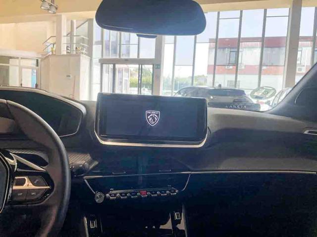 PEUGEOT 2008 usata, con Controllo automatico clima