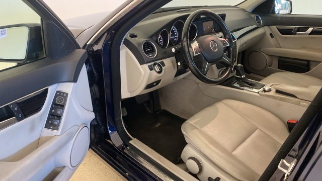 MERCEDES-BENZ C 220 usata, con Servosterzo