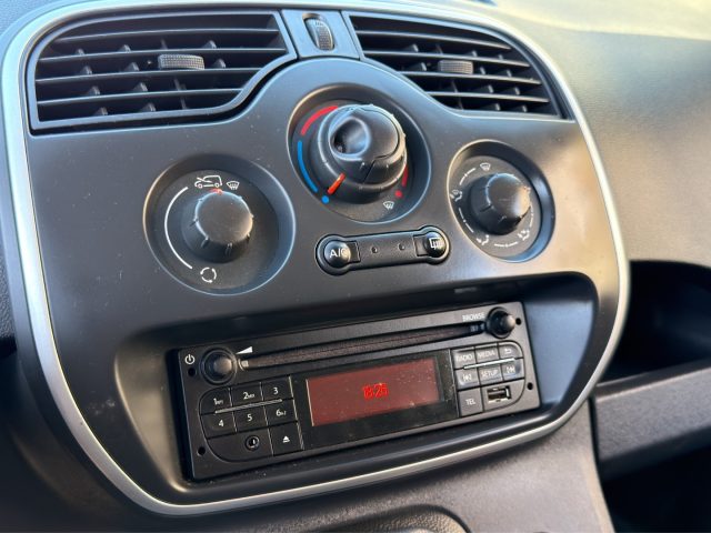 RENAULT Kangoo usata 12