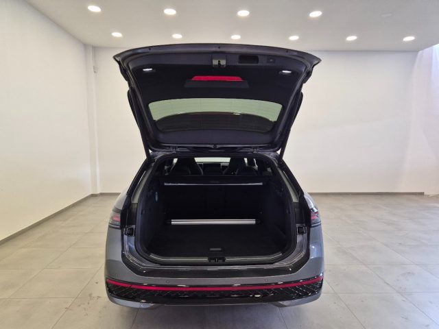 VOLKSWAGEN Passat usata, con Controllo elettronico della corsia