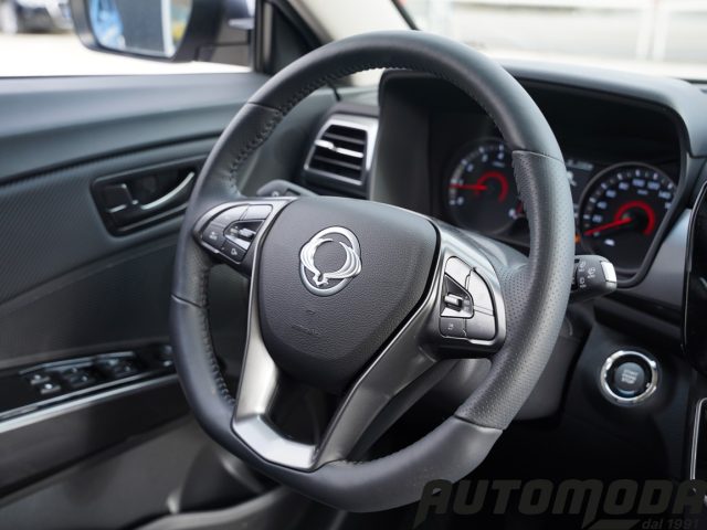 SSANGYONG Tivoli usata, con Autoradio digitale